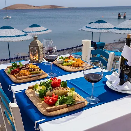Lägenhetshotell Yali Suites Palamutbuku
