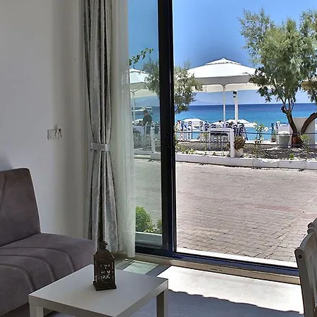 Yali Suites 公寓式酒店