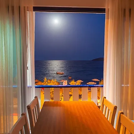 Yali Suites 公寓式酒店