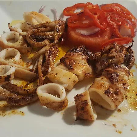 Yali Suites 公寓式酒店