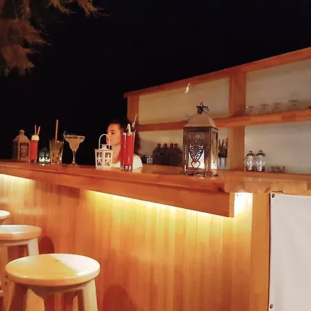 Yali Suites 公寓式酒店