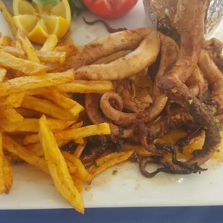 Yali Suites 公寓式酒店 *