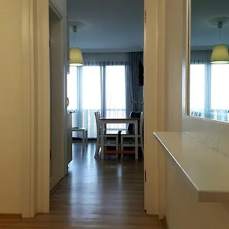 Yali Suites 公寓式酒店 *